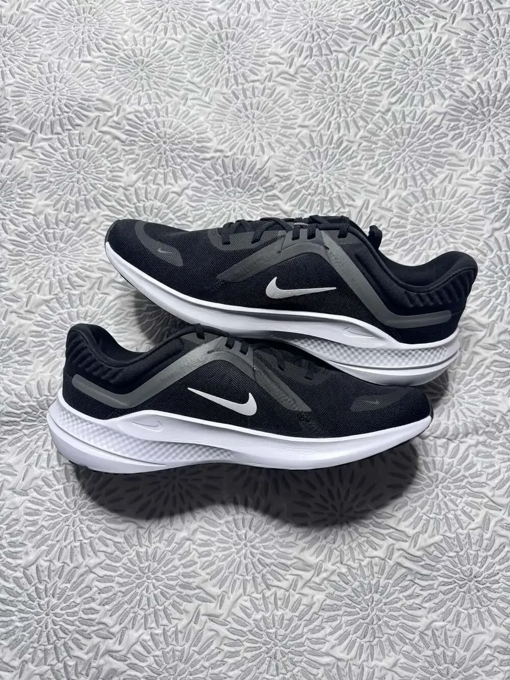 Nike Quest 5 Black Smoke Grey Dark Smoke Grey White Men's 12 DD0204-001